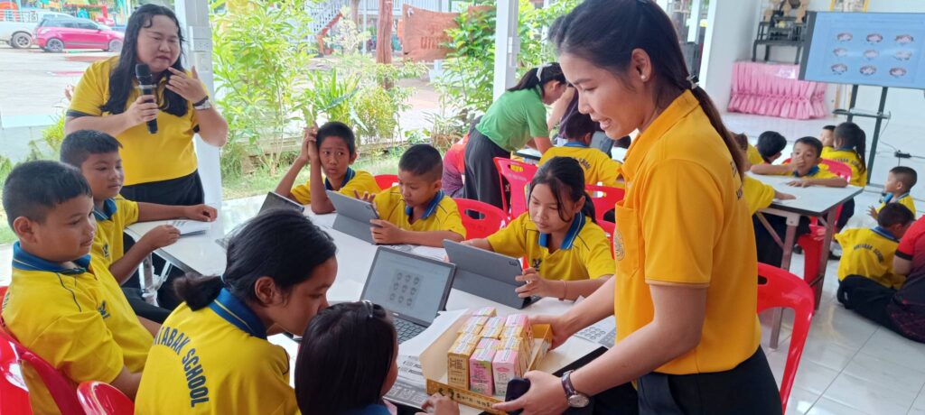 สาขาวิทยาการคอมพิวเตอร์ร่วมกับสาขาเทคโนโลยีสารสนเทศ ได้รับเชิญเป็นวิทยากรบรรยายและถ่ายทอดความรู้ ในโครงการพัฒนาศักยภาพการใช้ AI อย่างเท่าทัน ณ โรงเรียนบ้านโนนตะแบก